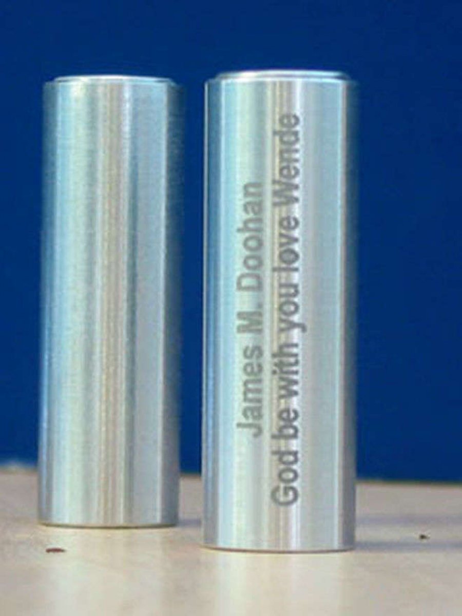 Самые странные и необычные похороны знаменитостей