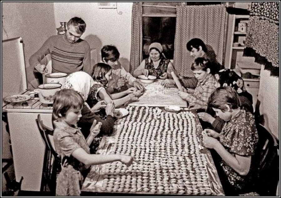 Бункер Гитлера, Кастро на ледяной горке и другие редкие исторические фото