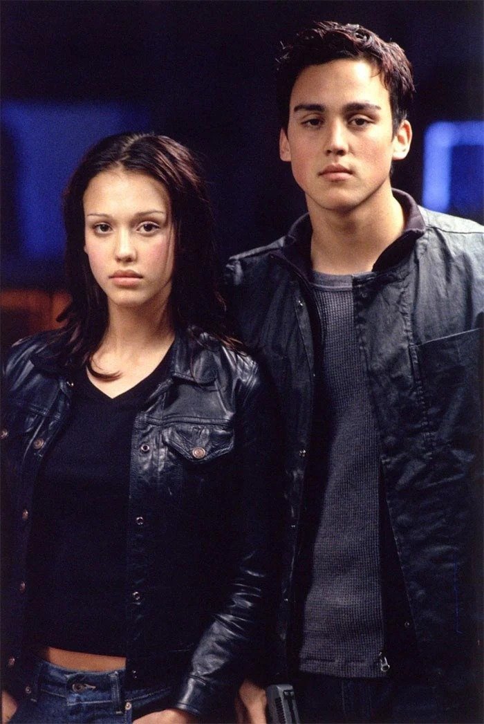 25 звезд со своими братьями и сестрами