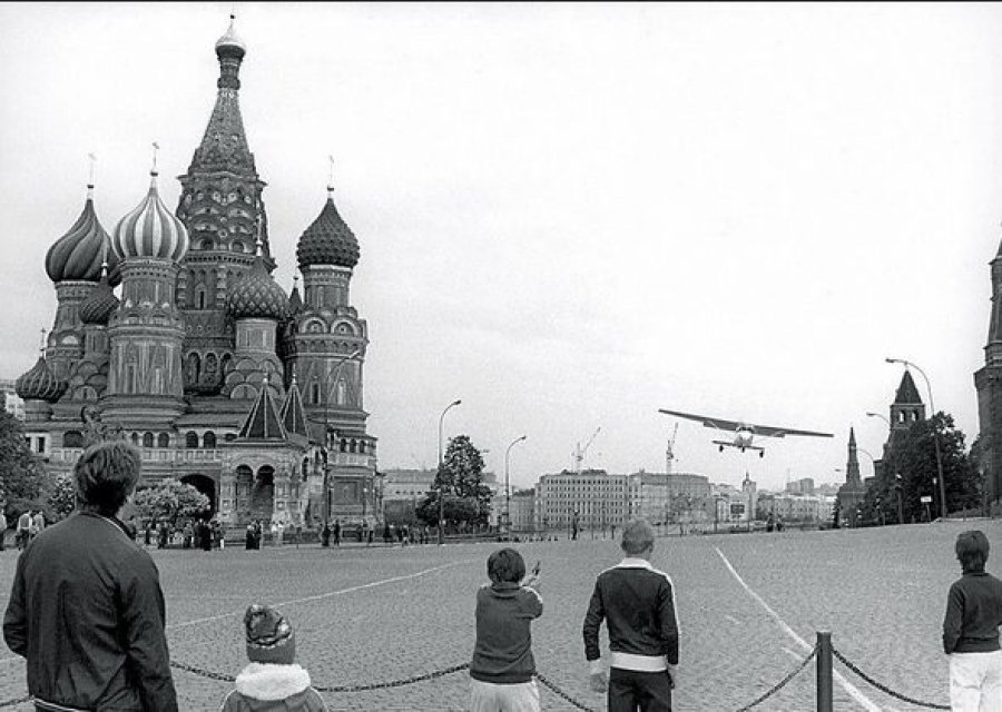 Приземление на Красной площади и другие хулиганства, вошедшие в историю