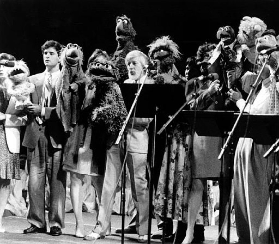 Самые странные и необычные похороны знаменитостей