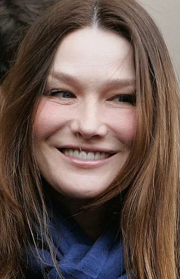 Красота в прошлом: модели, которые испортили свою внешность пластикой