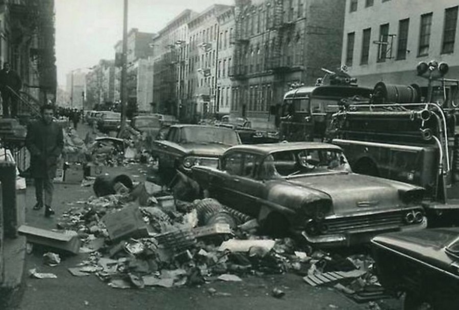 Бункер Гитлера, Кастро на ледяной горке и другие редкие исторические фото