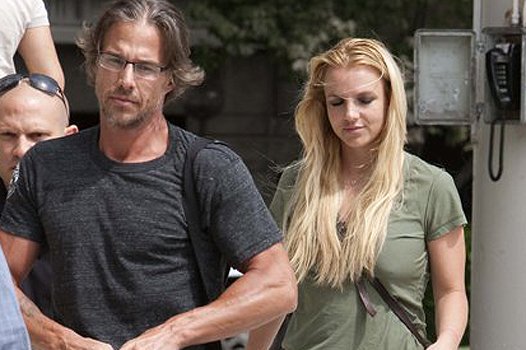 Любовь по контракту: звезды, влюбившиеся в помощников