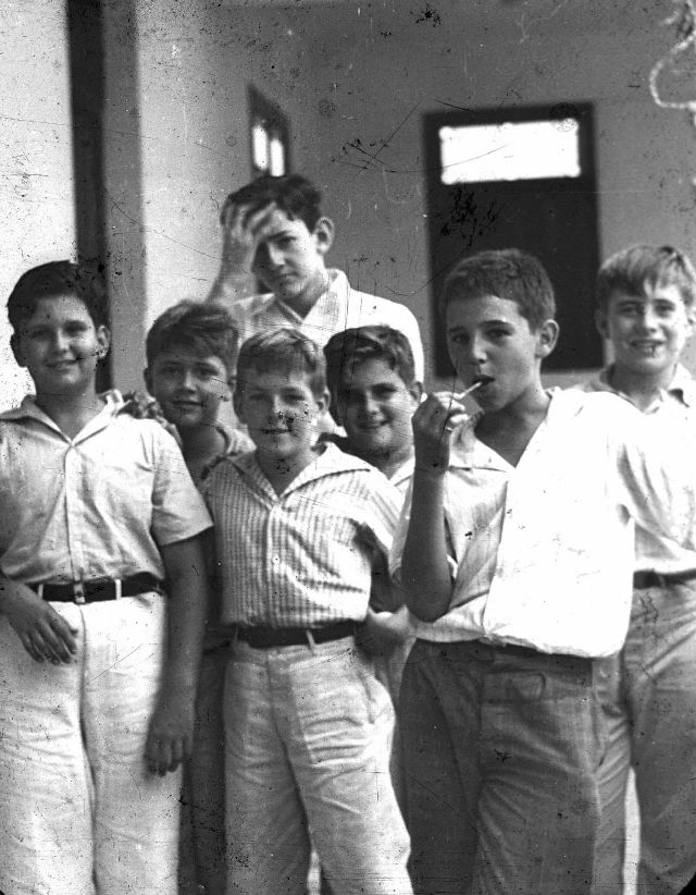 Редкие фотографии Фиделя Кастро в детстве и юности