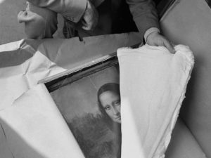 Самые странные и необычные похороны знаменитостей