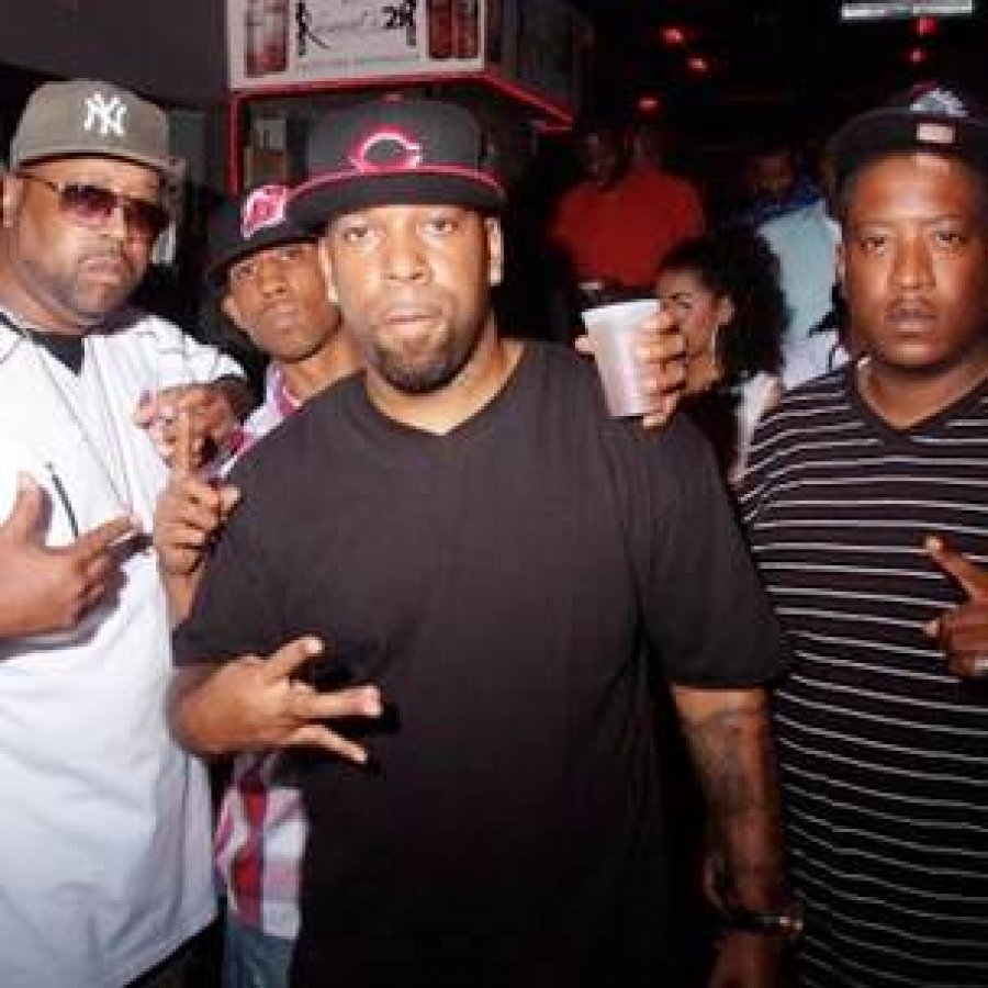 Самые странные и необычные похороны знаменитостей