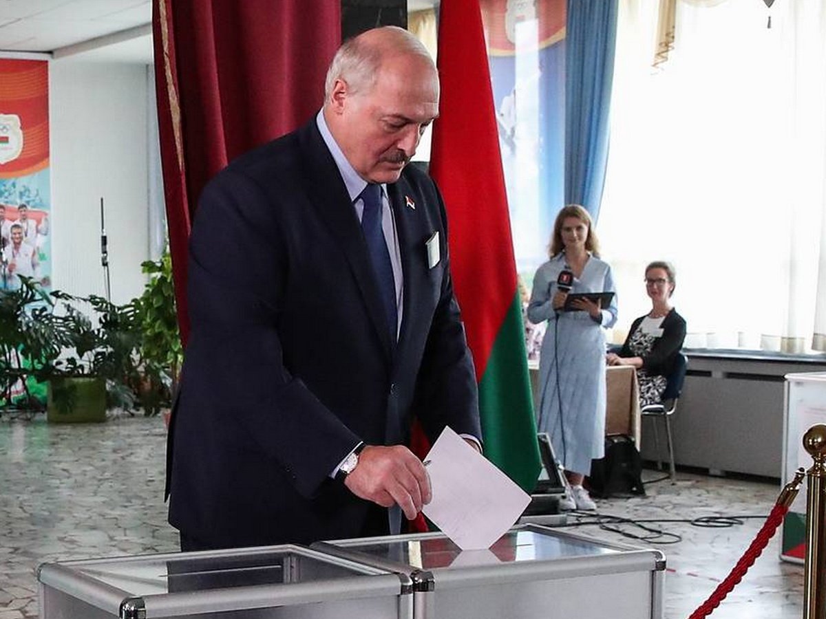 Александр Лукашенко проголосовал на выборах президента Белоруссии