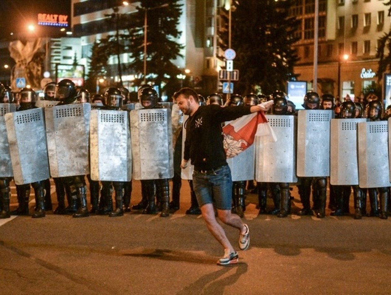 «Милиция с народом»: милиционеры в Белоруссии массово увольняются в знак протеста