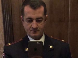 Сотрудник полиции оказался криминальным авторитетом