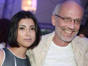 Гордон тайно развелся с супругой