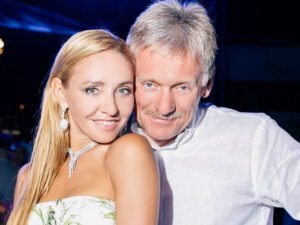 Навка показала свадебный танец с Песковым