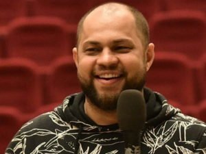 Роман Повтовалов остался без денег из-за режима самоизоляции