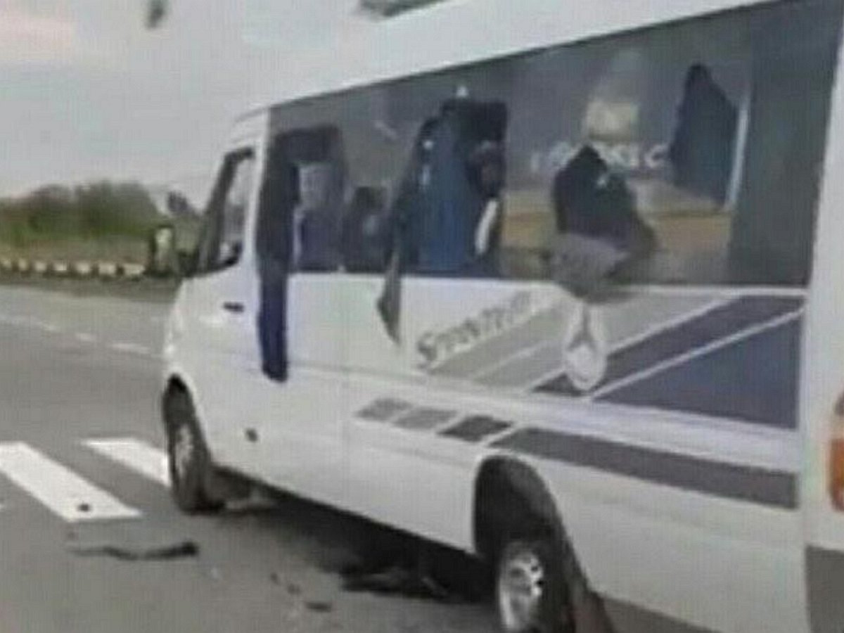 Под Харьковом бандиты обстреляли автобус с активистами организации «Патриоты за жизнь»