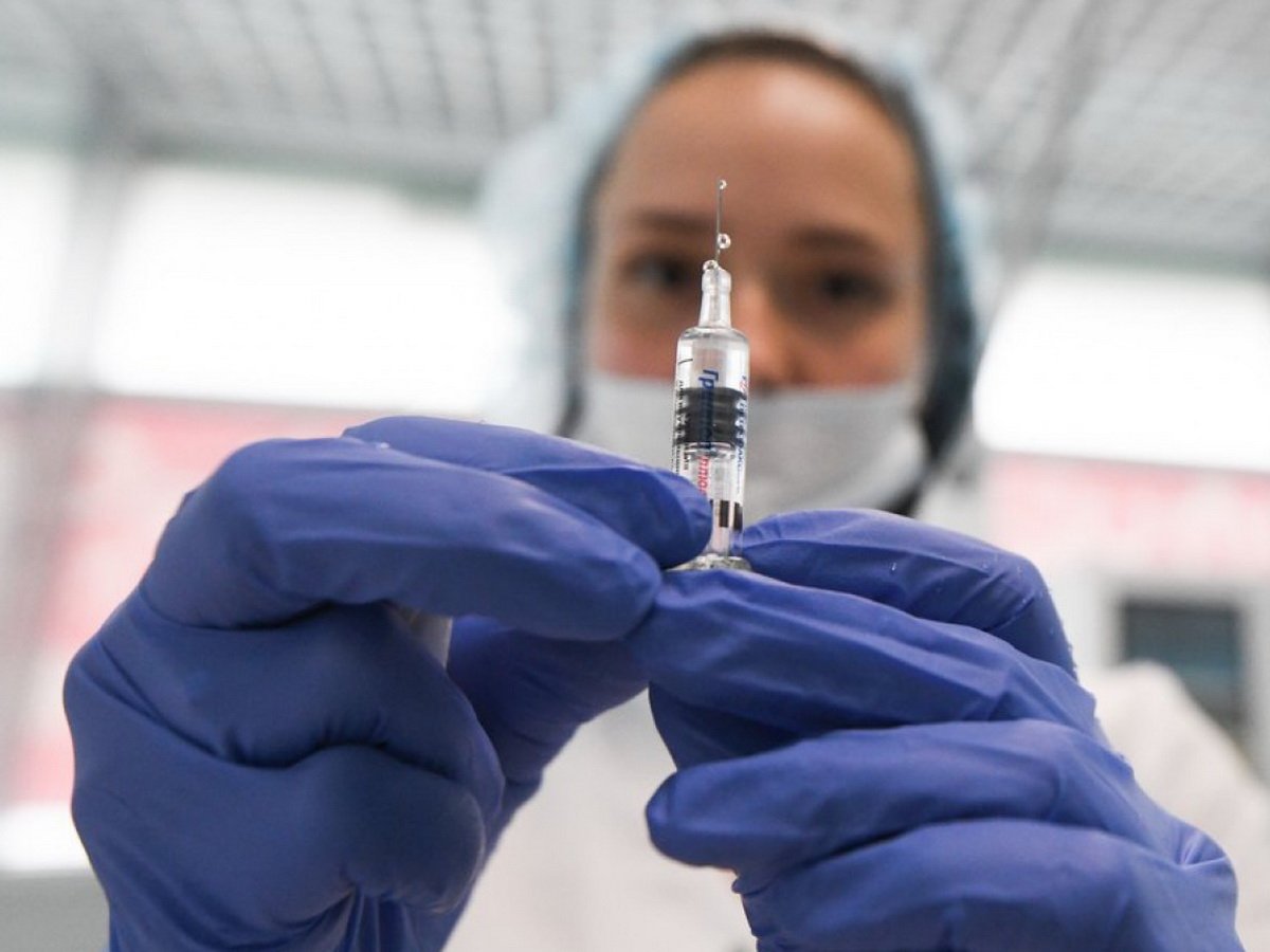 Вакцина от коронавируса скоро поступит в производство
