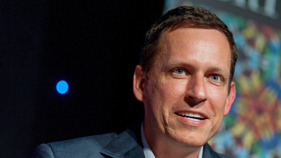 Эксцентричные поступки и вложения самых богатых людей мира