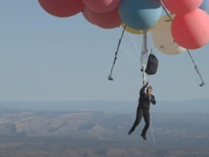 Дэвид Блейн совершил полет на воздушных шарах