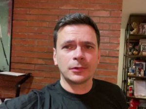 Илья Яшин прокрался на девичник к своей невесте