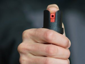 Таксист распылил перцовый баллончик в лицо пассажирам