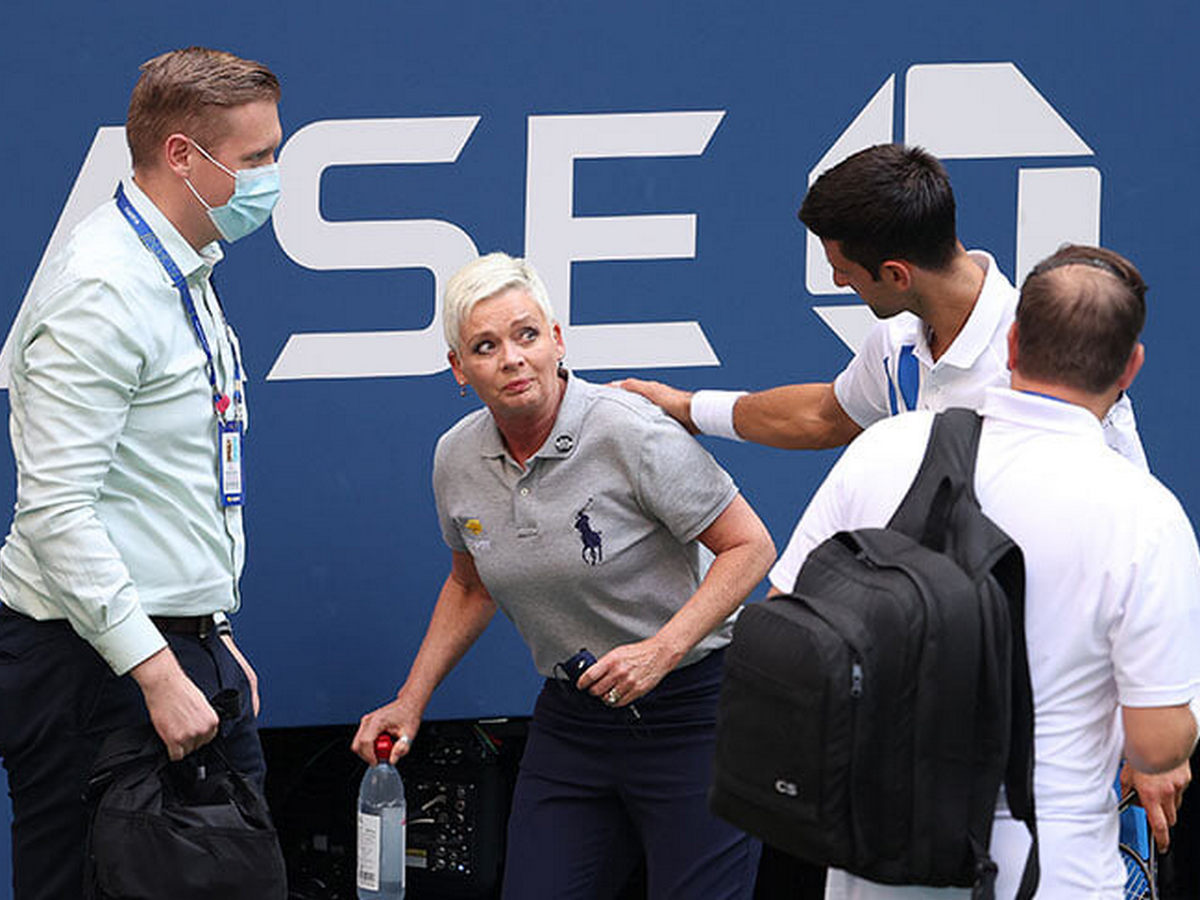 Новак Джокович покинул US Open из-за удара женщины-арбитра