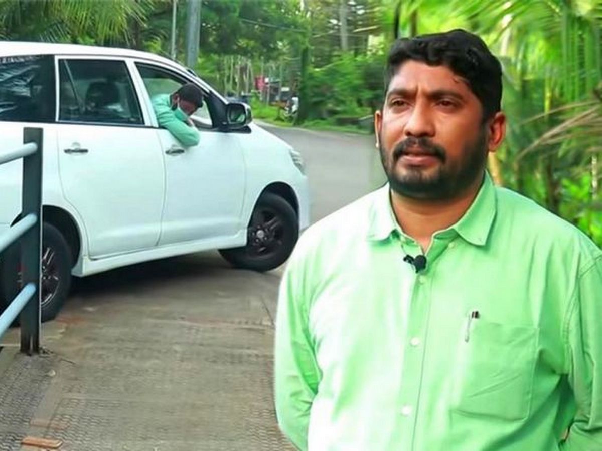 Автолюбитель из Индии прославился на весь мир блистательным умением парковаться