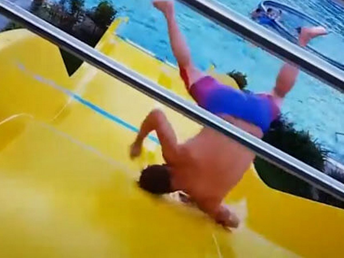 Танцор скатился с водной горки в стиле брейк-данс