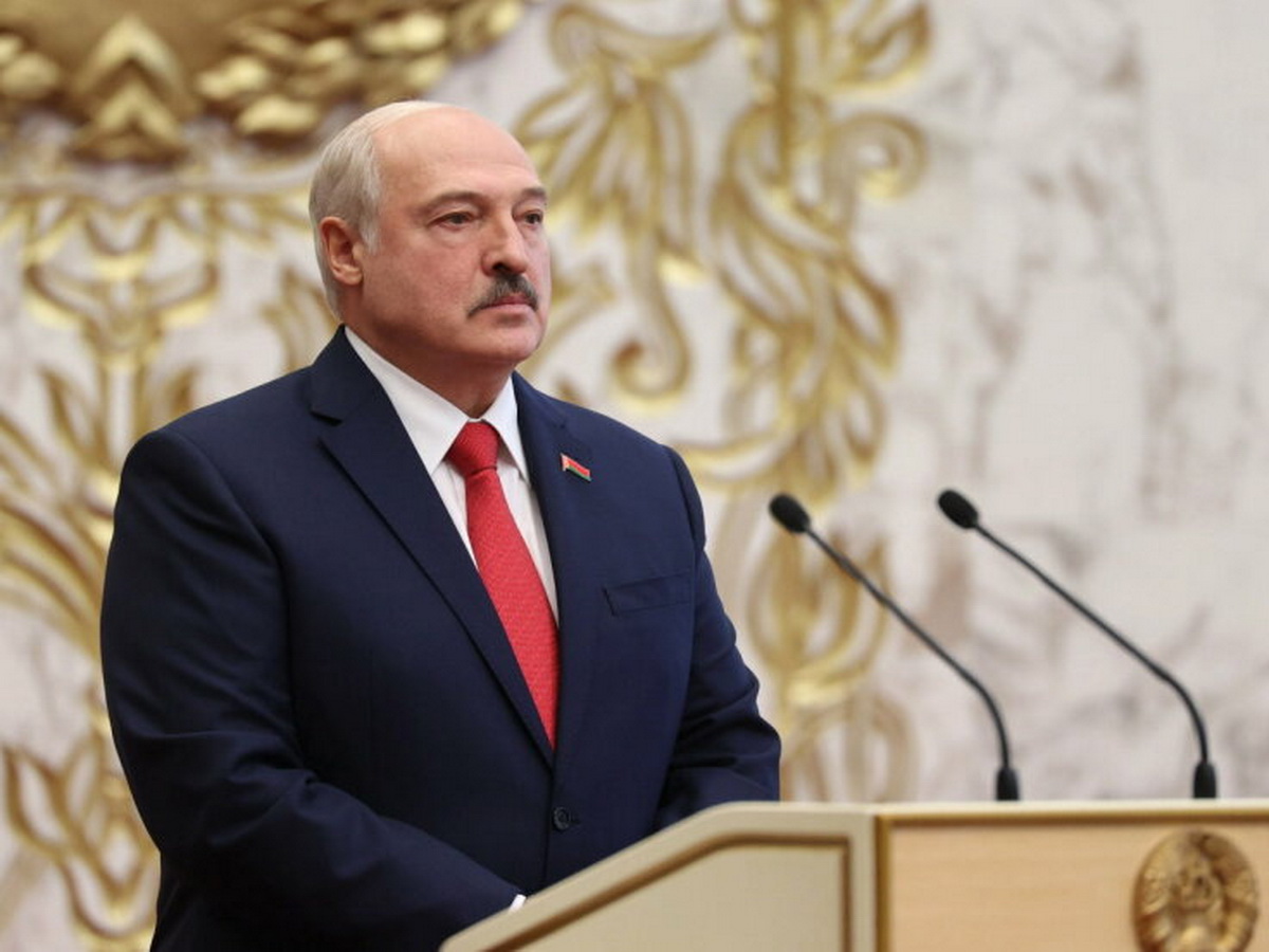 Лукашенко ответил Макрону