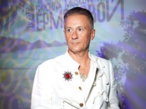 Меньшиков оскандалился на похоронах