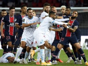 Неймер ударил игрока 