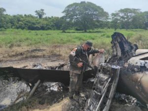 В Венесуэле сбили американский самолет с наркотиками
