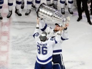 Тампа завоевала кубок стэнли
