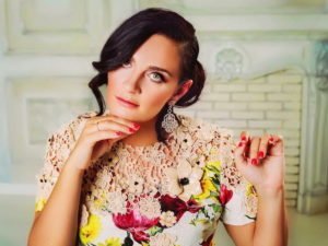 Елена Ваенга продает квартиру в Петербурге