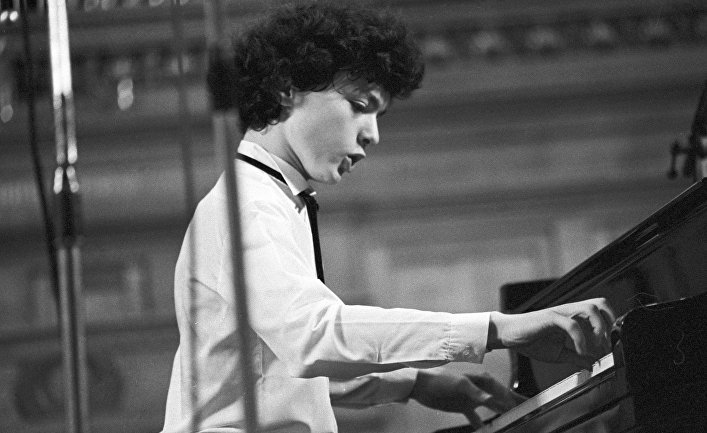 10 юных звезд, рано добившихся мировой славы: что с ними стало?