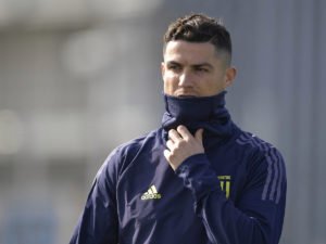 Криштиану Роналду удары плетьми