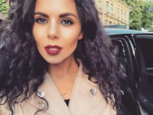 Настя Каменских показала себя обнаженную