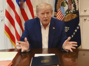 Трамп выступил с видеообращением