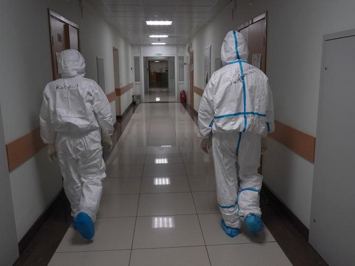 В Минздраве назвали срок снижения активности коронавируса в России