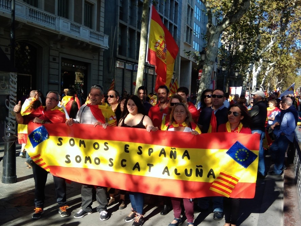 сторонники независимости Каталонии спели 