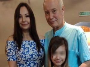 Неизвестные чуть не украли внучку актера Владимира Конкина