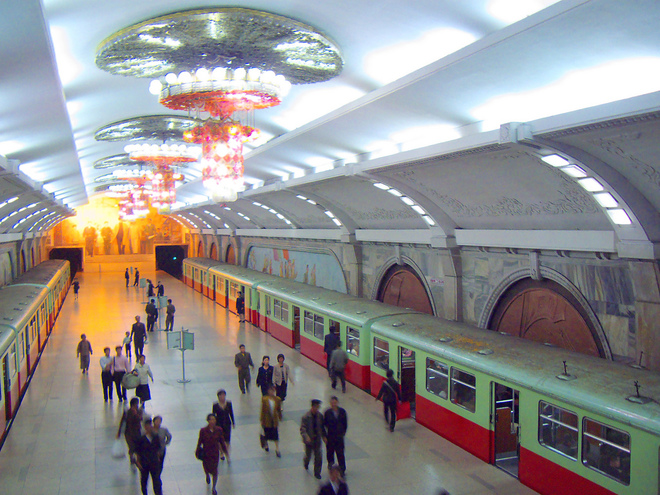 Как выглядят станции метро со всего мира