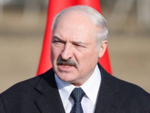 Политолог: Лукашенко намерен сбежать в Россию
