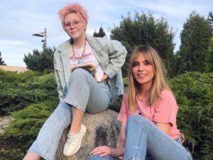 13-летнюю дочь Глюкозы выгнали из элитной гимназии за внешний вид