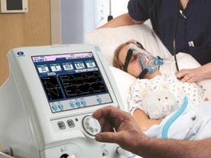 Пациент с коронавирусом на ИВЛ