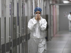 Вирусолог назвал дату пика COVID-19 в России