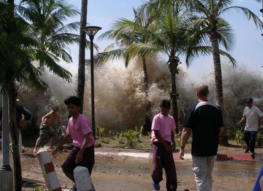 Самое смертоносное цунами ХХI века: хроника трагедии