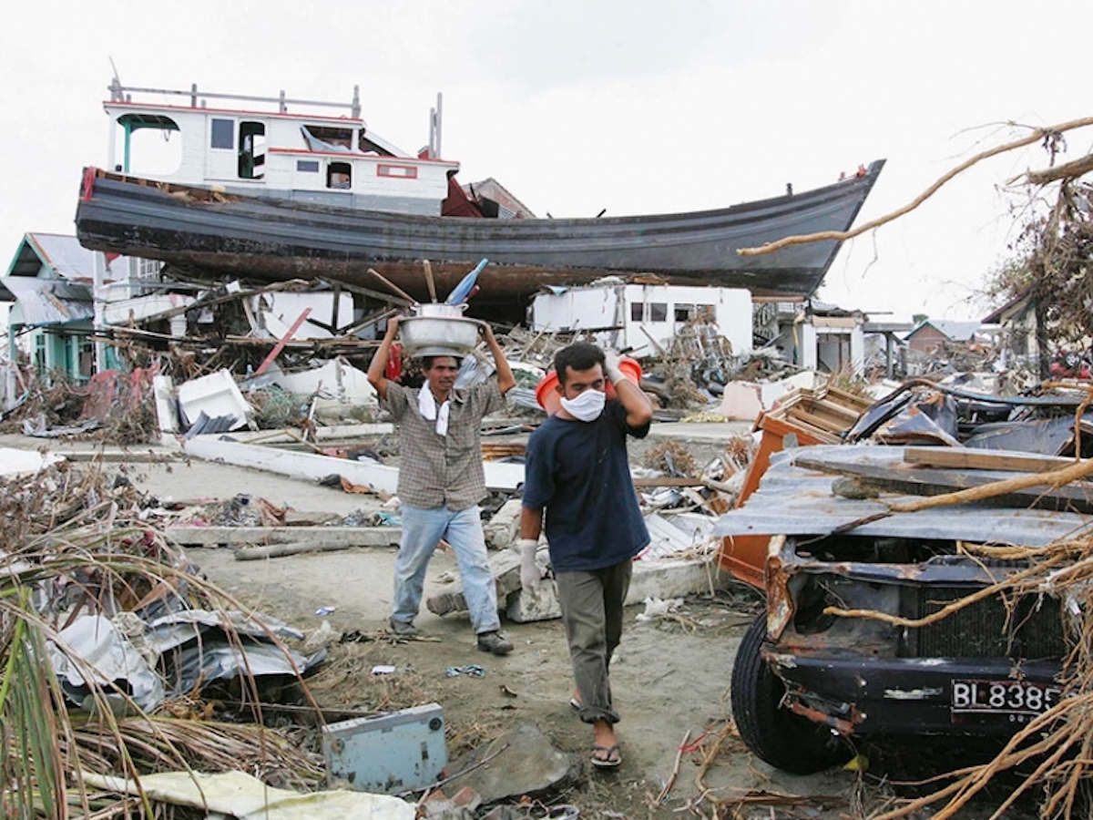 Самое смертоносное цунами ХХI века: хроника трагедии