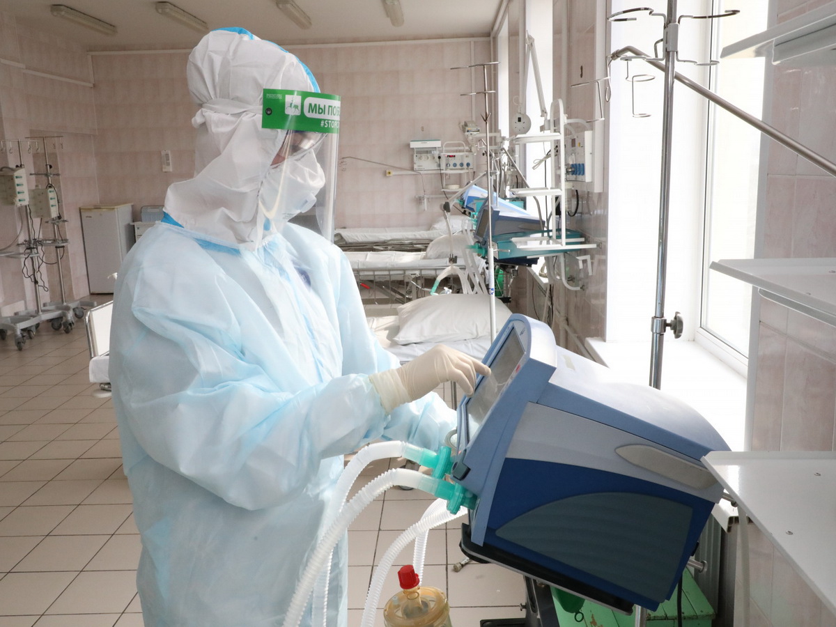 В России второй день подряд зарегистрировали максимальную смертность от коронавируса