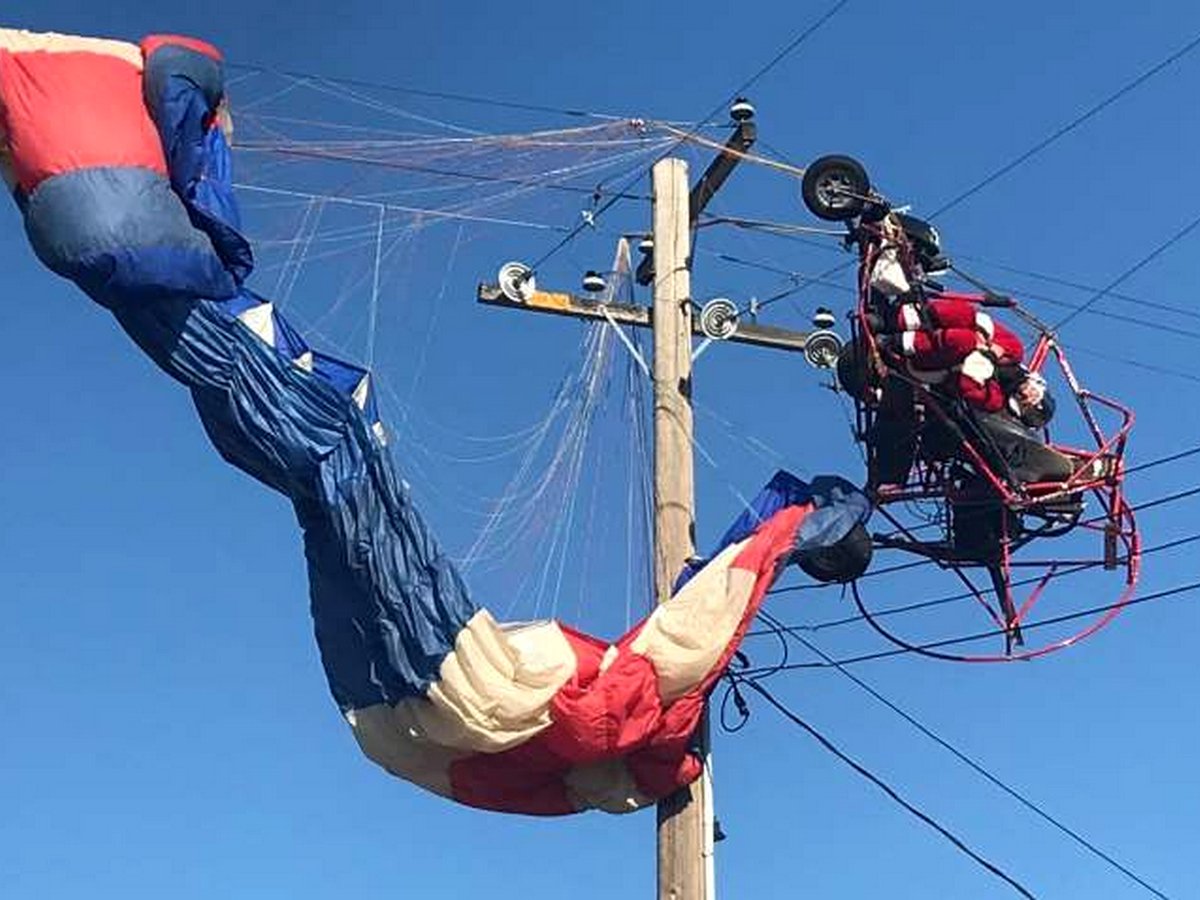 Санта-Клаус с подарками 