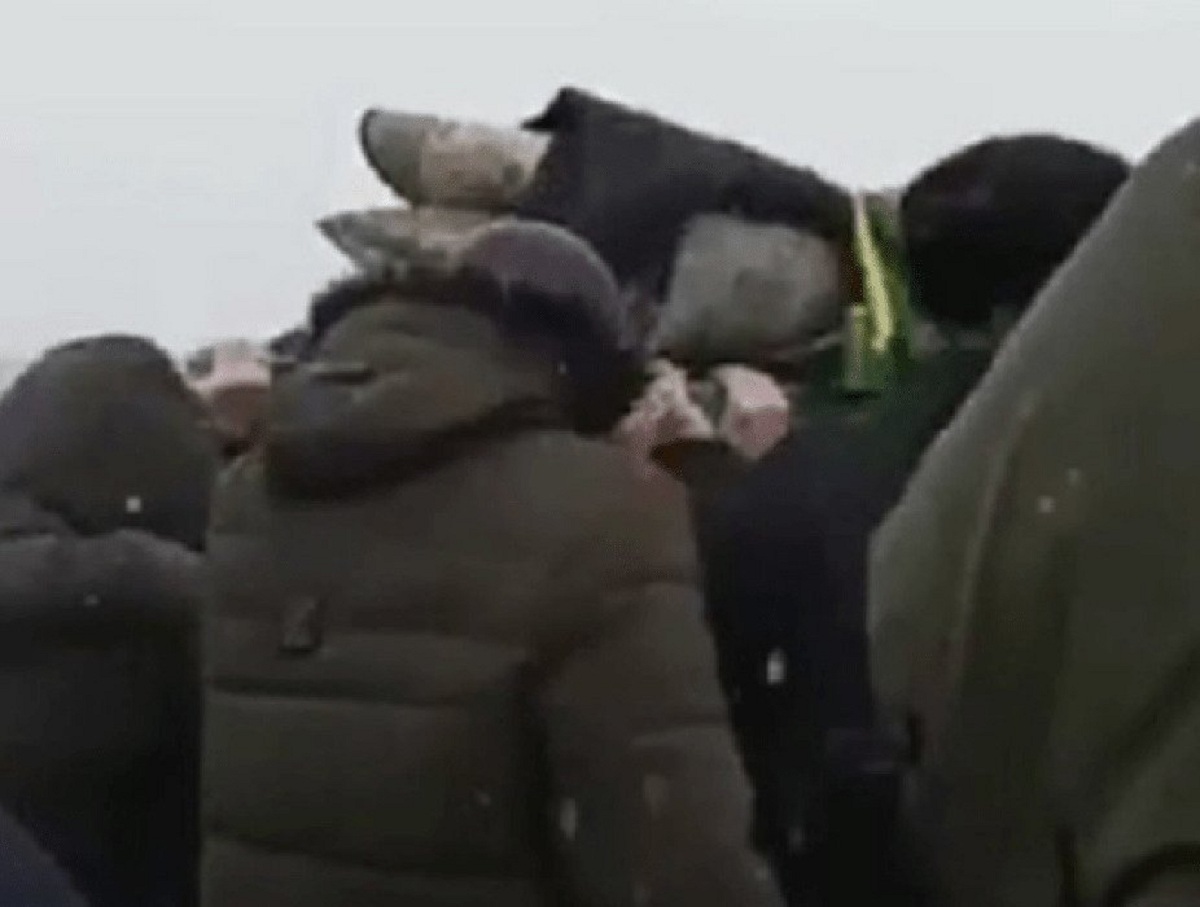 В Чечне торжественно похоронили убийцу французского учителя: Кремль отреагировал