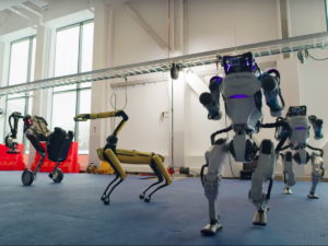 Роботы Boston Dynamics станцевали под хит шестидесятых «Do You Love Me» в честь Нового года